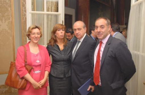 Con el Ministro del Interior, Jorge Fernández Díaz y la Presidenta del PPC Alicia Sánchez-Camacho
