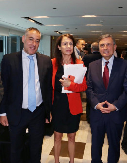 Ignacio Rubio con el Secretario de Estado de Fomento Pedro Saura y la Presidenta de ADIF